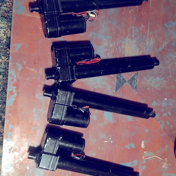 Linear Actuators - Picture 4 of 4